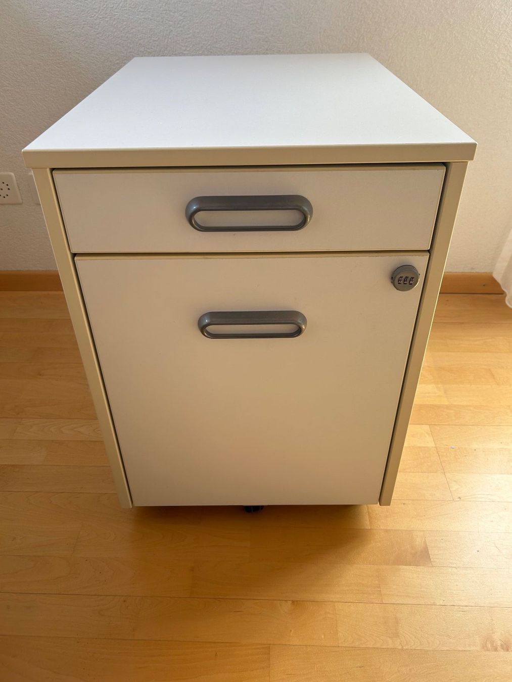 Ikea Eléments de bureau: Schreibtischkorpus – D'occasion à Güttingen par seedrea