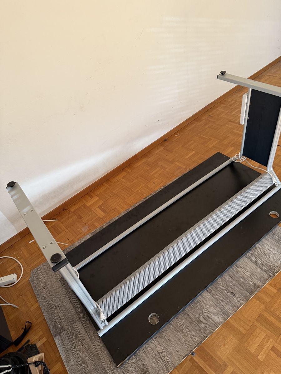 Bureaux: Bürotisch – D'occasion à Dietikon par dobbyone 2