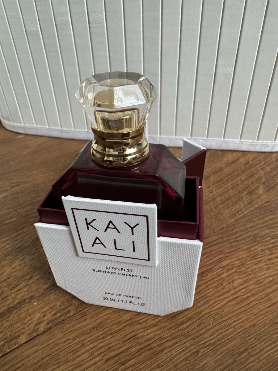 Kayali Profumi & Eau de Toilette: Kayali Burning Cherry Parfüm – Nuovo e nell'imballaggio originale da Bern venduto da emi_rcd5 6