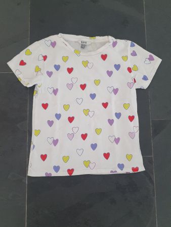 ++ T-Shirt in weiss mit bunten Herzen ++ Gr. 128 ++