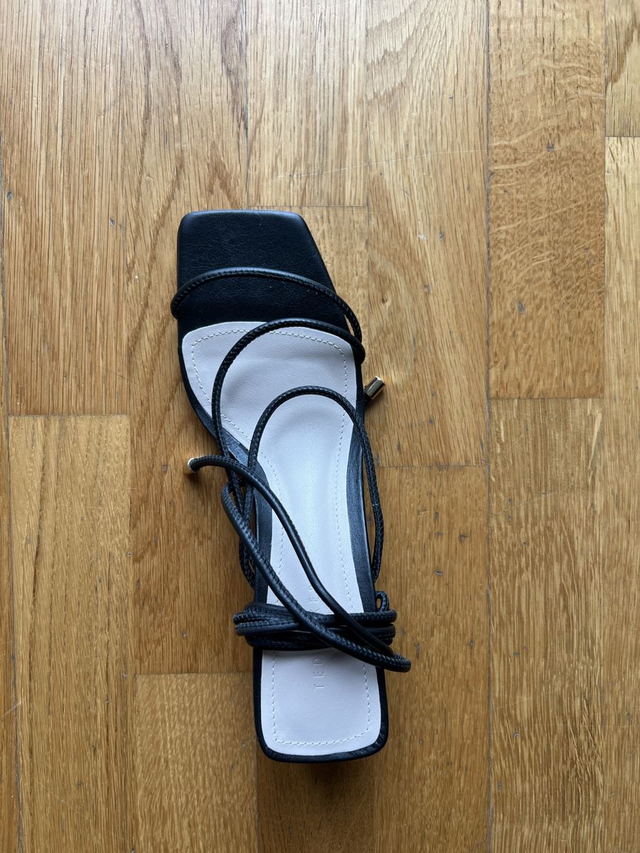 Ted Baker Scarpe da donna: Ted Baker Riemchen High-Heels schwarz Grösse 38 – Usato da Biel/Bienne venduto da dani_mila 3