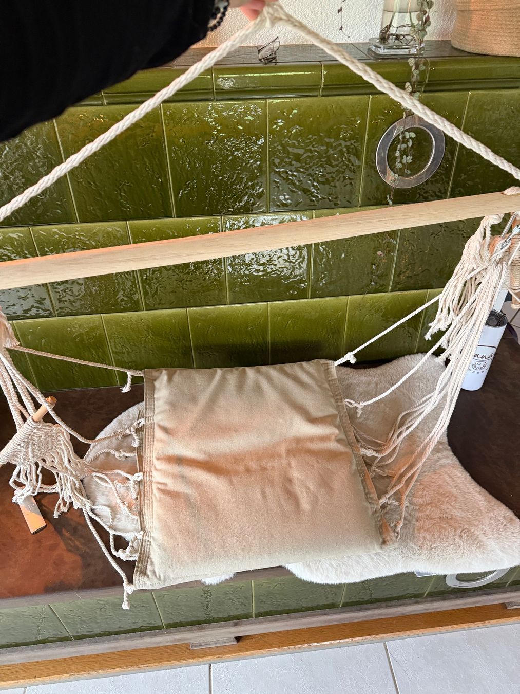 Poltrone pensili da giardino: Hängesessel beige mit Holzstab – Usato da Rümlingen venduto da Secondhand_statt_neu 2