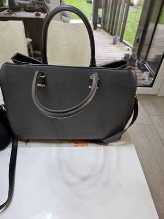 Sac à main élégant gris parfait pour l'automne comme neuf!