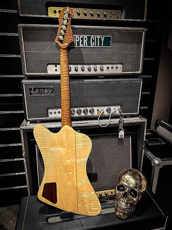 Strumenti musicali: John Ambler Icarus firebird – Usato da Montreux venduto da Alligator-AMPS 3