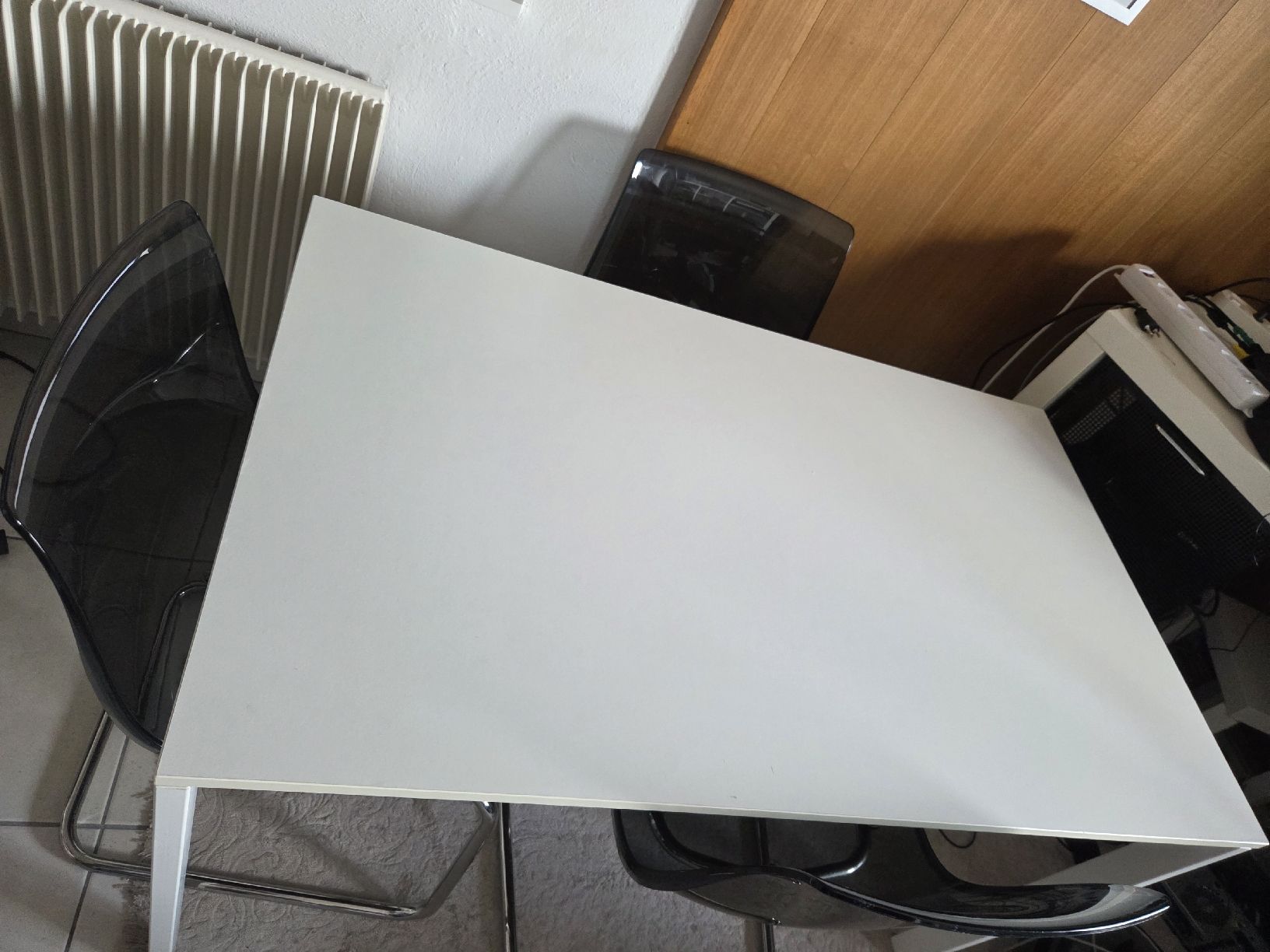 Ikea Set di tavolo e panche: Ikea Stylish Tisch mit 3x Stühle – Usato da Belp venduto da Panther_