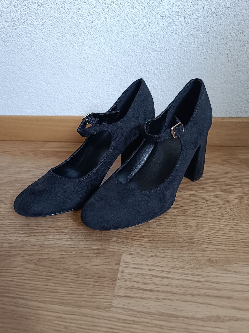 Graceland Scarpe da donna: Schwarze Wildleder-Optik Pumps Gr. 40  – Nuovo (secondo la descrizione) da Arbon venduto da lui_8wpm