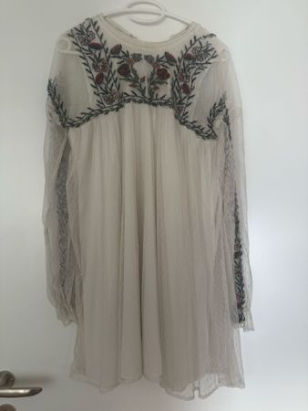Kleid weiss bestickt Tüll Grösse M gebraucht
