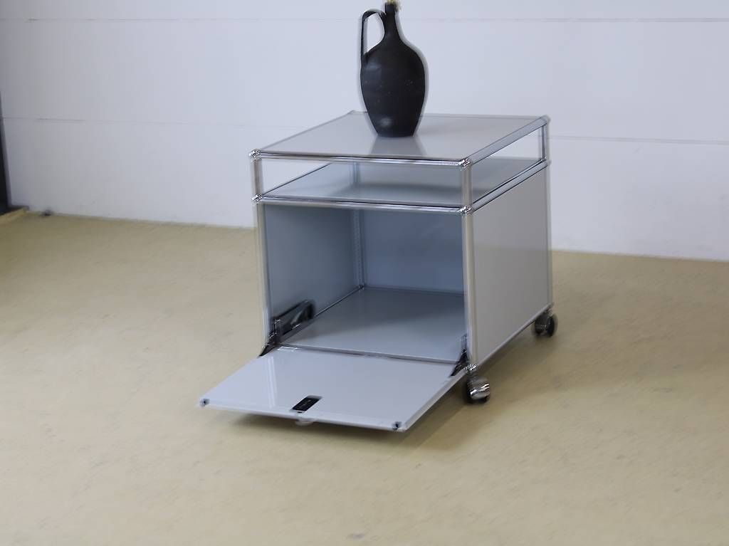 Tische: USM Möbel, Beistelltisch – Gebraucht aus Meinisberg von atelier_TILIJA 2