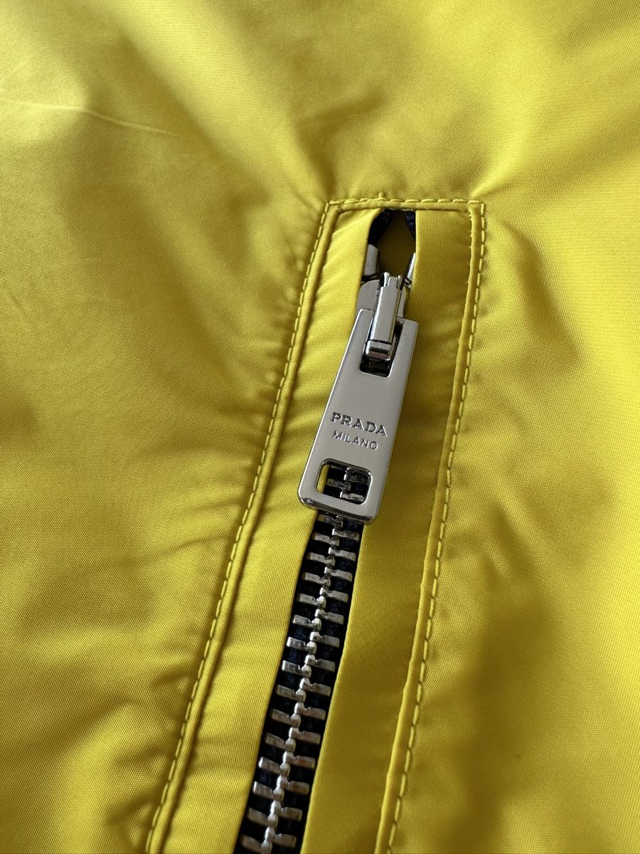 Prada Giacche: Bright Yellow Prada Milano Lightweight Jacket - Size 42 – Usato da Zürich venduto da megastored 6
