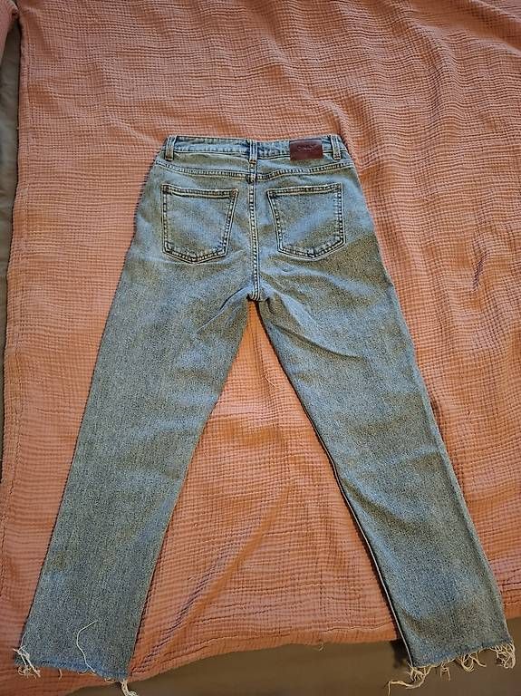 Only Jeans: Only Straight Jeans Grösse 26/30 – Gebraucht aus Wattwil von miz_6cvq 1