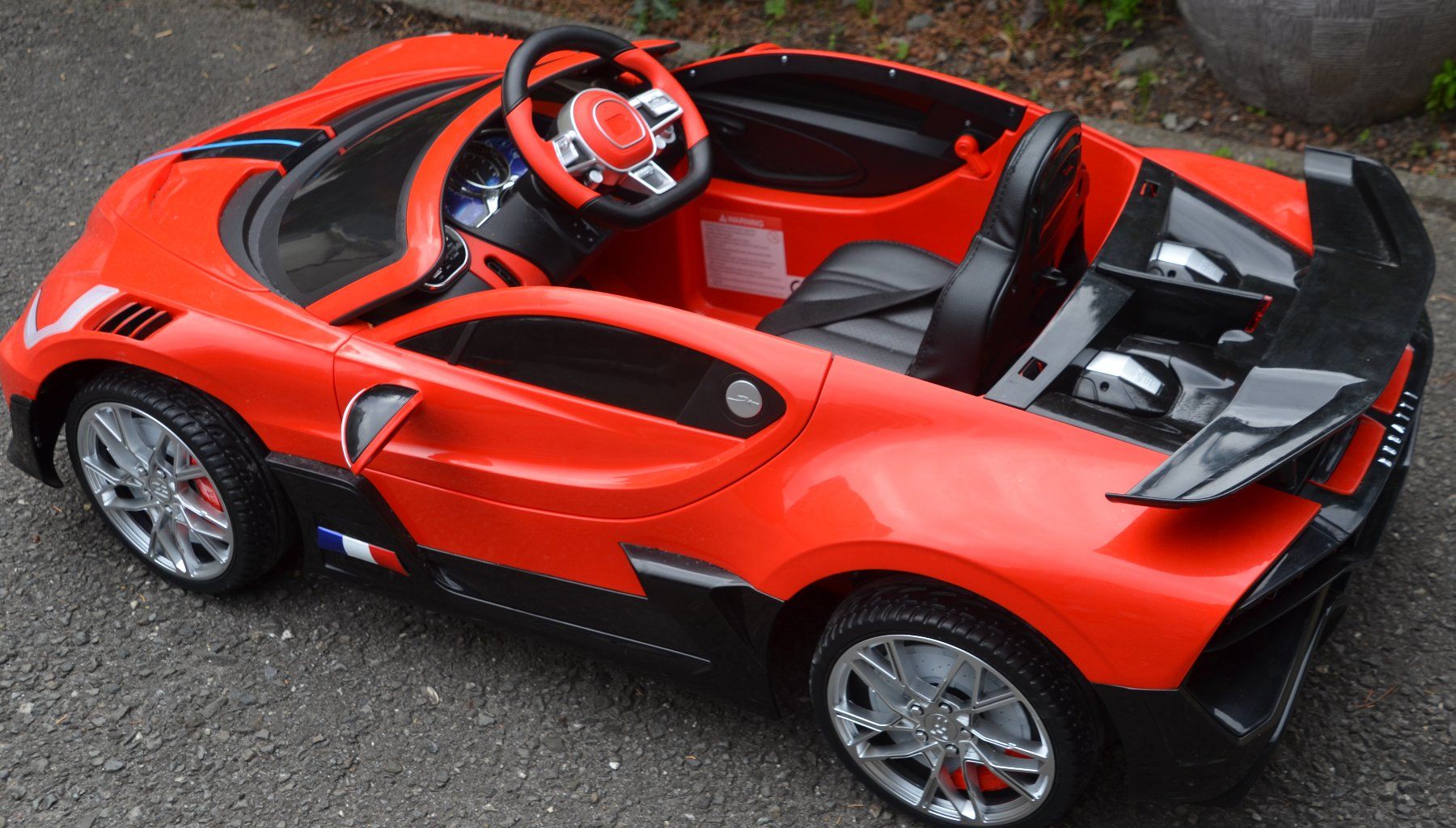 Bugatti Veicoli per bambini: Kinder Bugatti Divo Elektroauto / voiture électrique 12V – Usato da Collonges venduto da arashee 3