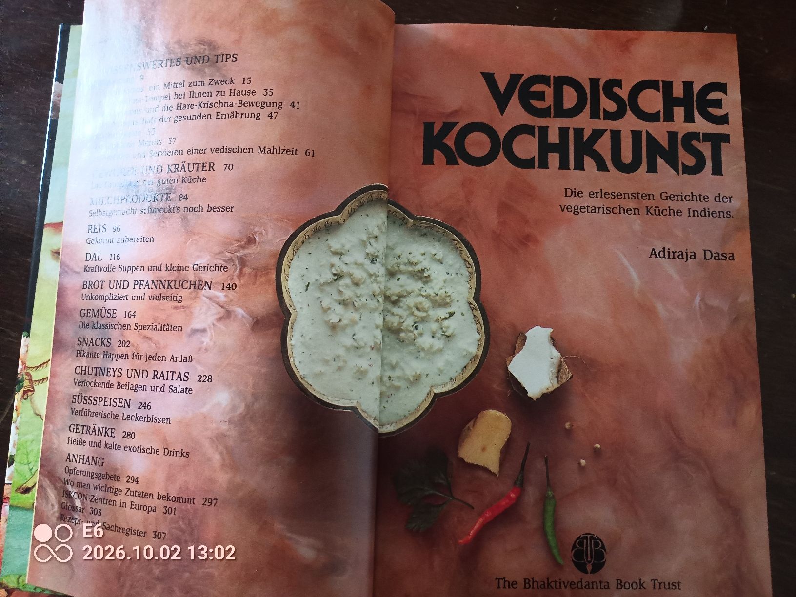 Livres: Buch übervedischen Kochkunst – D'occasion à Zürich par Mitzi6 1