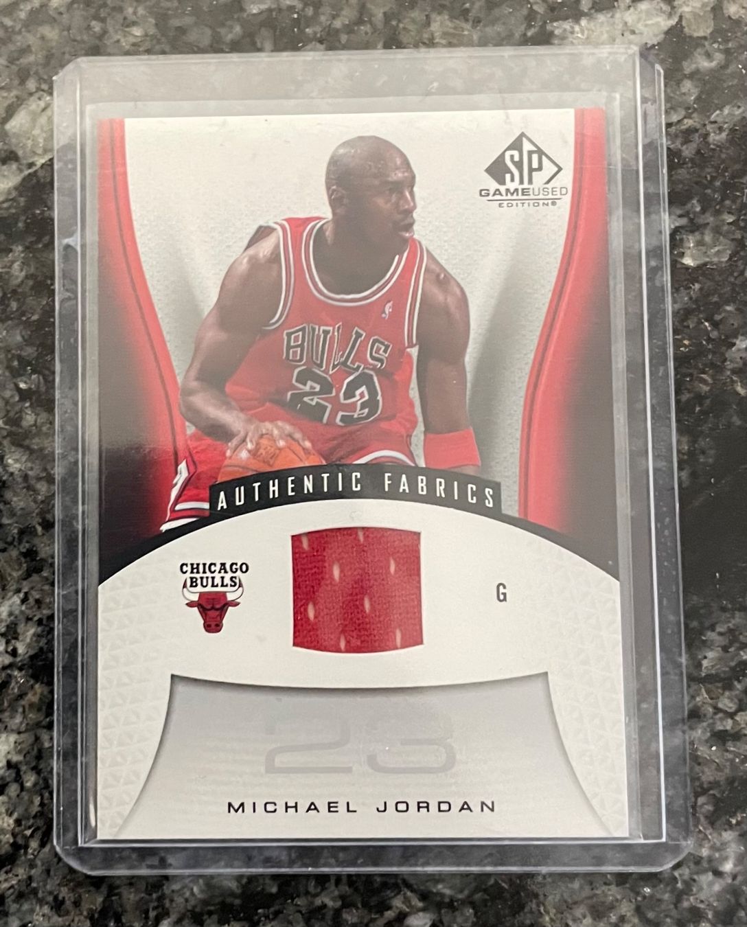 Nba Carte collezionabili: NBA Michael Jordan Authentic Fabrics Game Used Jersey Card – Nuovo (secondo la descrizione) da Muttenz venduto da joba23