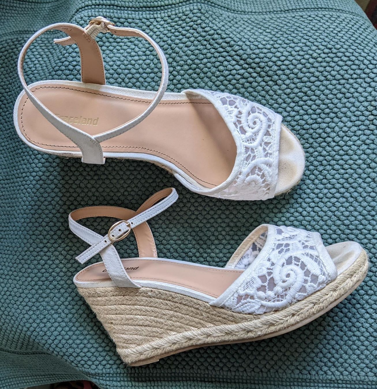 Scarpe da donna: Sandales corde et dentelle 39-40 – Nuovo (secondo la descrizione) da Petit-Lancy venduto da lilycerise