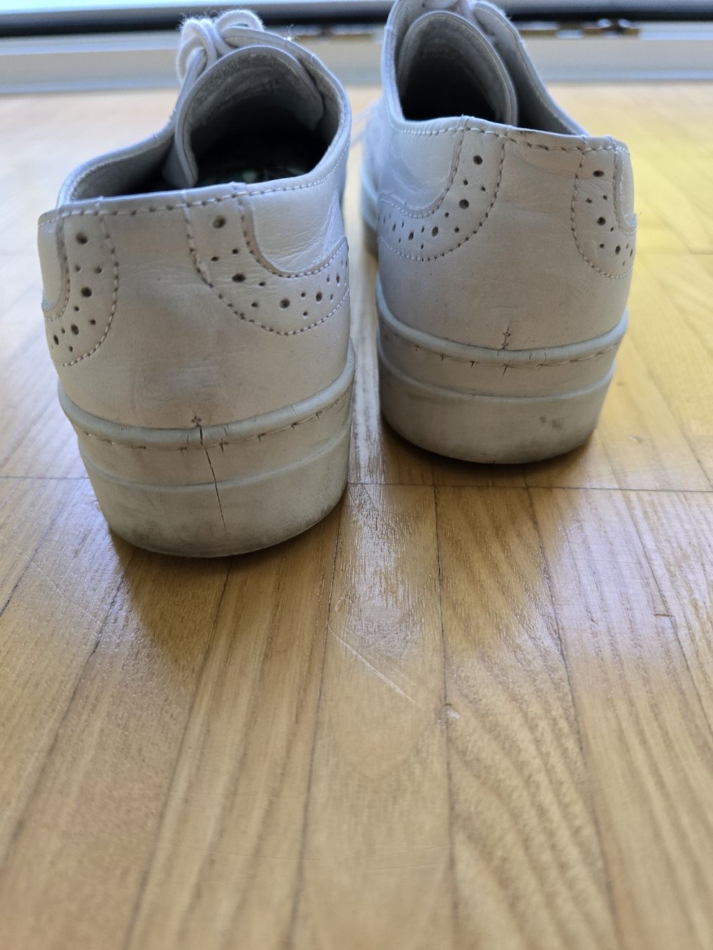 Scarpe da donna: Weisse Schuhe, Grösse 37 – Usato da St. Gallen venduto da A.W.128 3