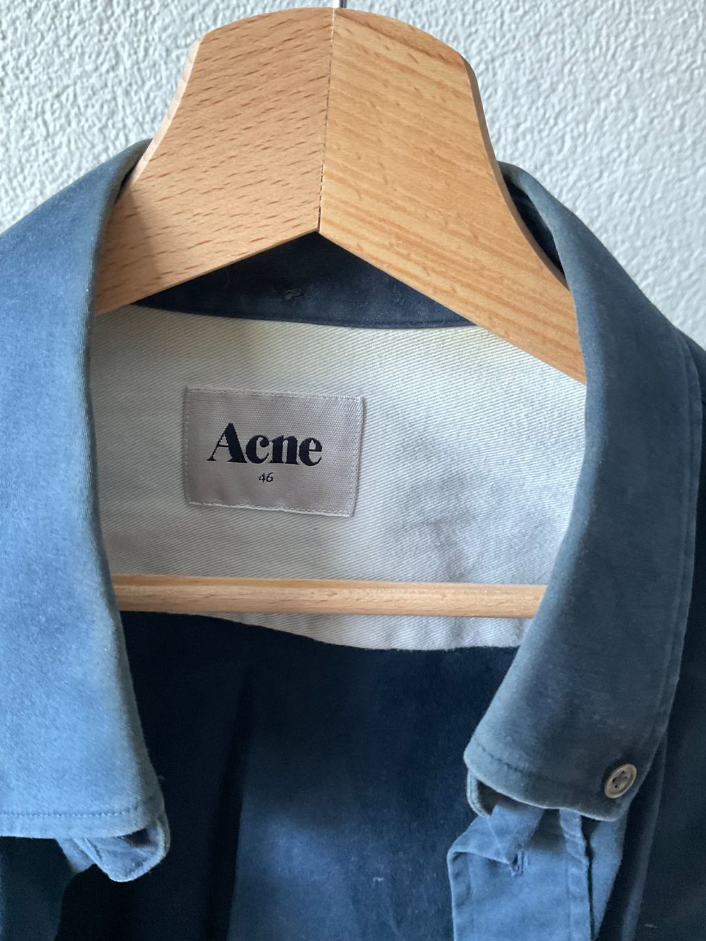 Acne Studios T-shirt: Acne Studios Hemd ISHERWOOD PLAIN Grösse 46 – Nuovo (secondo la descrizione) da Zürich venduto da DavidMoblerbaum