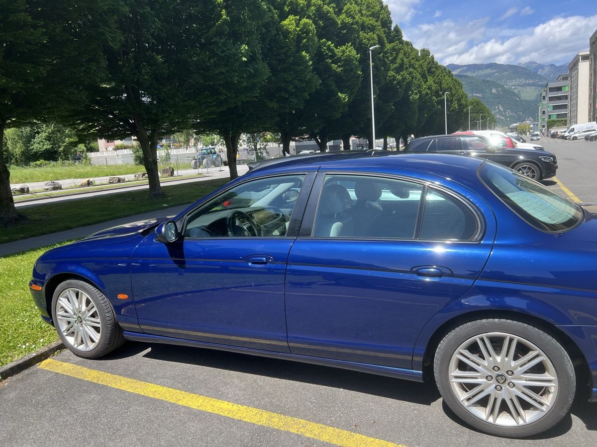 Jaguar Automobili: Jaguar S-type 3.0 V6 auto – Usato da Collombey venduto da Dkt_57hj 1