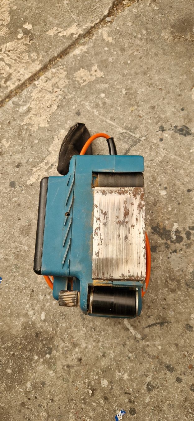 Smerigliatrici & Lucidatrici: Black and Decker Bandschleifmaschine – Usato da Romanshorn venduto da fag_gnd6 1