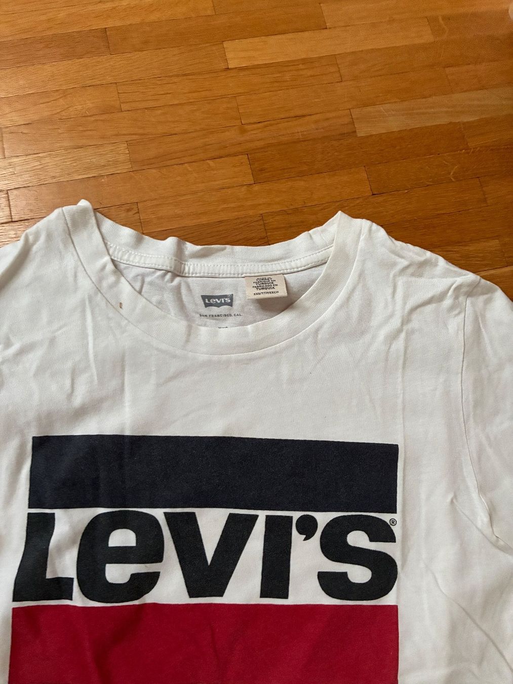 Levi's Lotti & Set di vestiti: 2 x LEVIS t shirt xs – Usato da Veyrier venduto da gnoom74 2