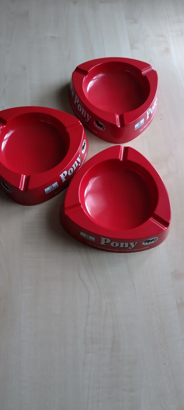 Eichhof Portacenere: Aschenbecher, Eichhof Poni 3stk. neu – Nuovo (secondo la descrizione) da Rothrist venduto da Sheriff94 2