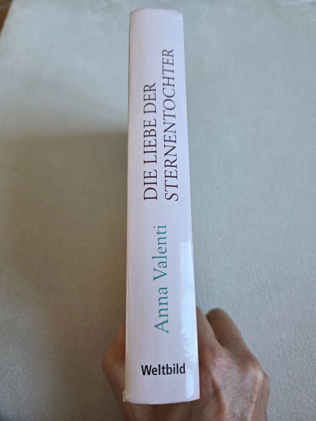 Libri: Anna Valenti - Die Liebe der Sternentochter – Usato da Bergdietikon venduto da Tanne_10 2