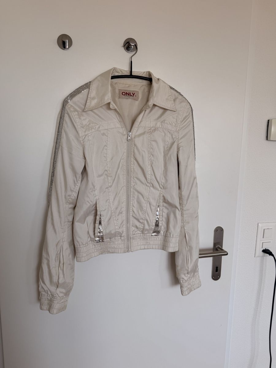 Only Giacche: ONLY Jacke Damen Grösse S mit Pailletten – Usato da Zug venduto da vik_p5lx