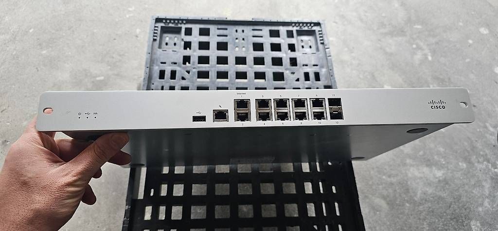 Cisco Modem & Router: Cisco Meraki MX84-HW Router/Sicherheitsgerät – Usato da Reinach BL venduto da danielv06