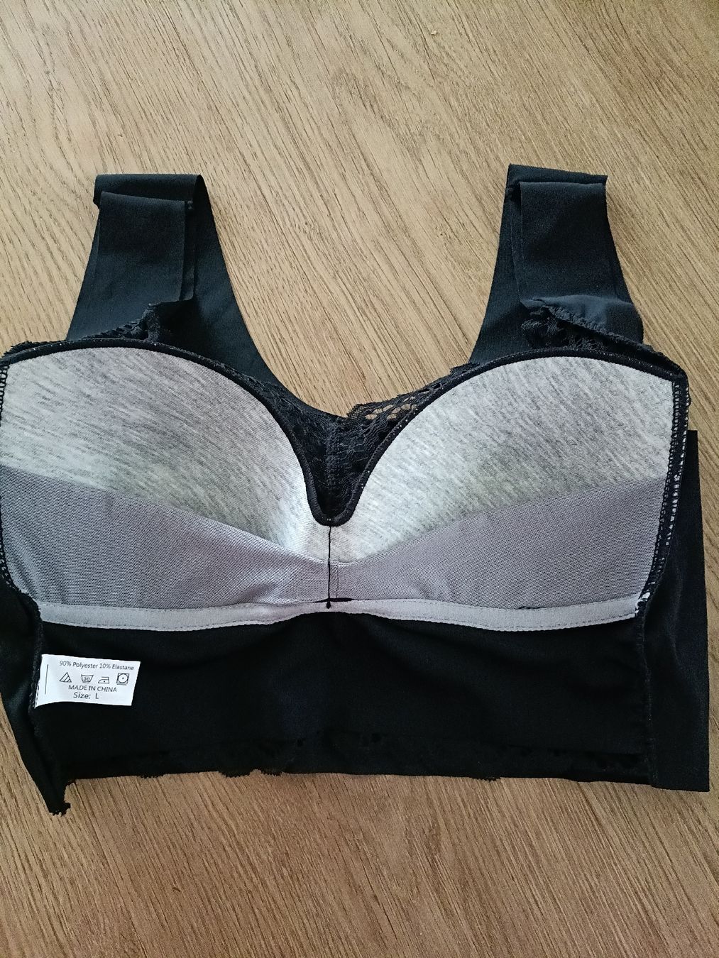 Sonstige Unterwäsche: Schwarzer Spitzen-BH, Grösse L, neu und originalverpackt – Neu und originalverpackt aus Winterthur von meci02 2