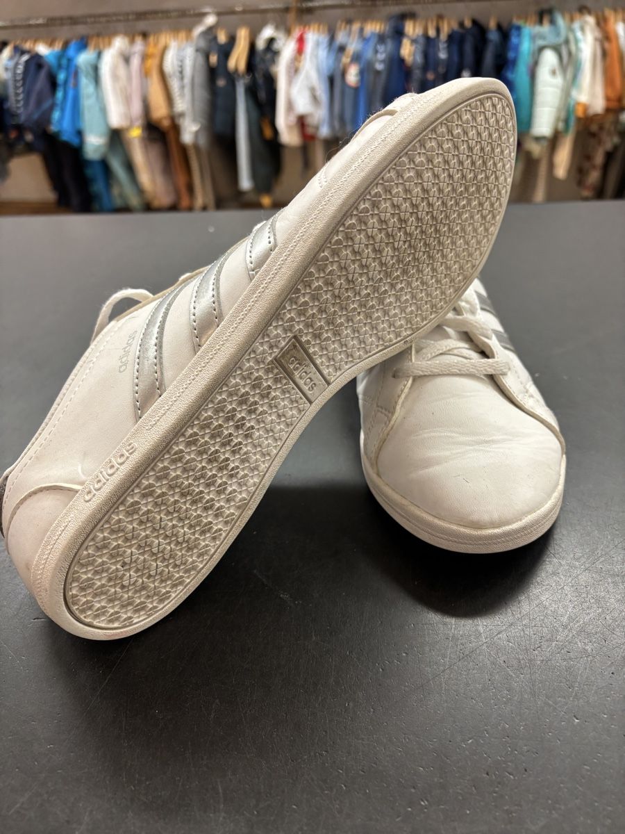 Adidas Chaussures femmes: Adidas Sneaker, Grösse 40 – D'occasion à Büren an der Aare par Nikito2001 4