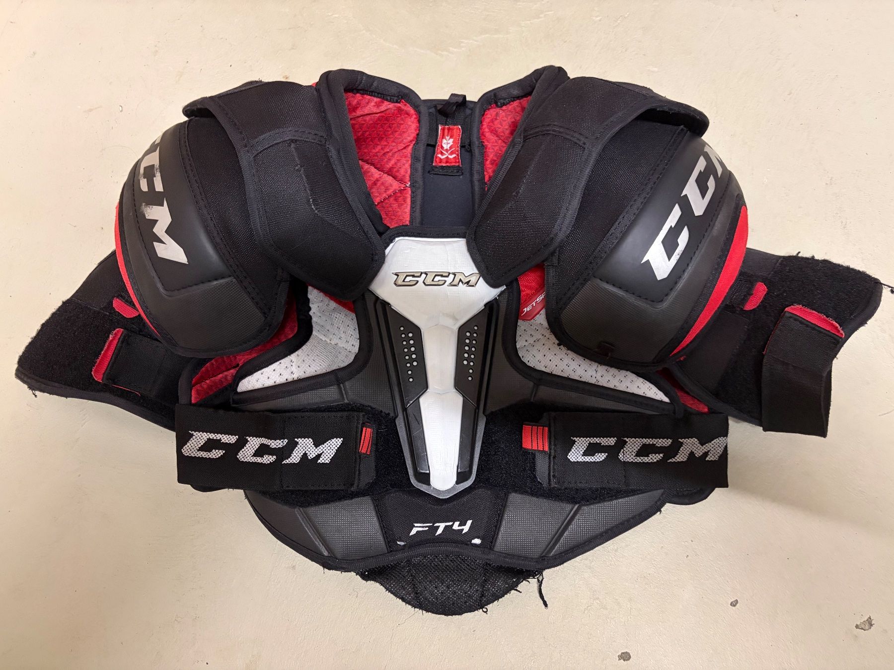 Ccm Protezioni & Imbottiture: CCM Jetspeed FT4 Hockey Schulterpanzer / Brustschutz – Usato da Egnach venduto da Ello77