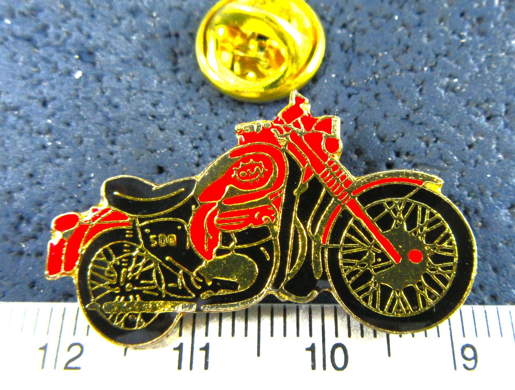 Placchette & Badge: MOTORRAD PIN OLDTIMER VINTAGE – Usato da Ettingen venduto da Hausi4711