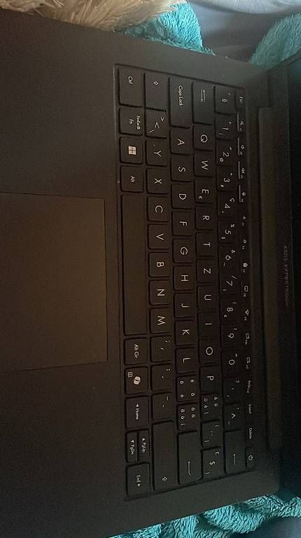 Notebook: ASUS ExpertBook B1403 - Intel Core 7 - 32Go RAM - 650 CHF – Usato da Apples venduto da eth_q9tw 2
