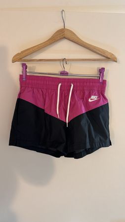 Nike Damen Shorts Pink/Schwarz Gr. S Sommerliche Sportshorts
