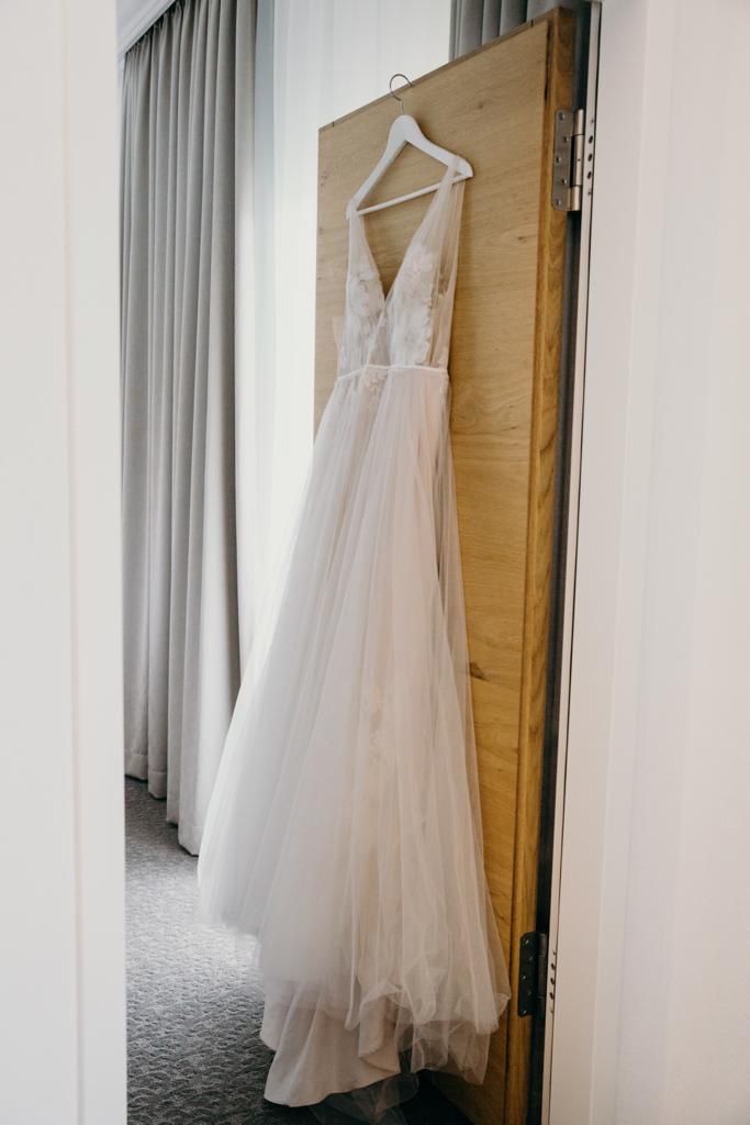 Kleider: Wunderschönes Hochzeitskleid von Willowby, Grösse 36 – Gebraucht aus Basel von rah_r 5