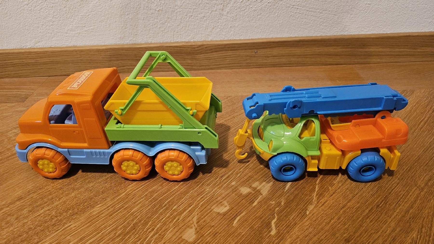 Giocattoli: 2x Spielzeug Autos – Usato da Hünenberg venduto da mar_vqb7 1