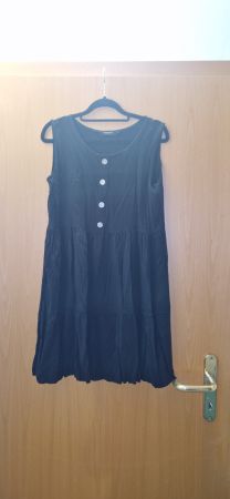 Sommerkleid mit Knöpfen
