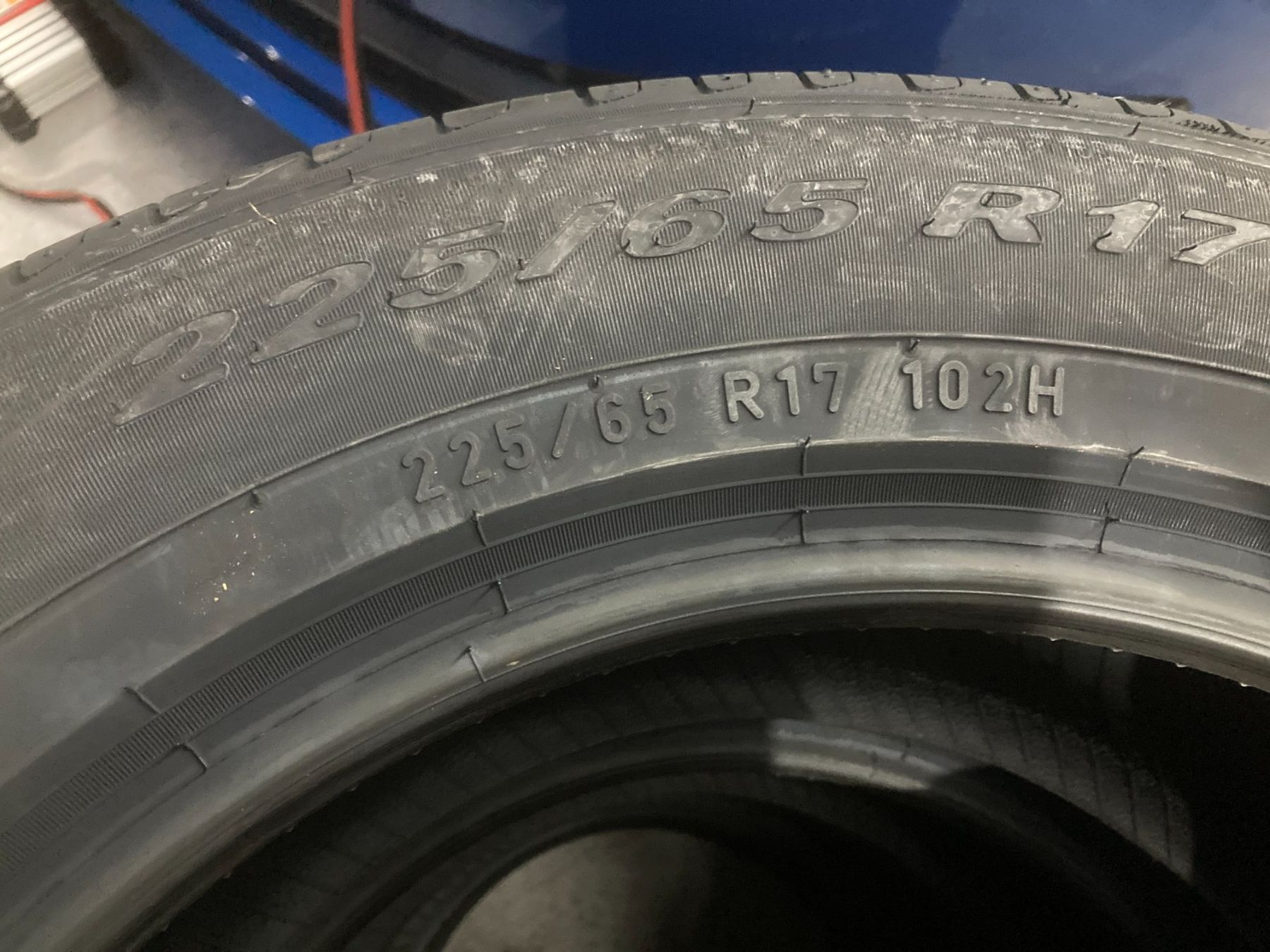 Pirelli Pneus & Kompletträder: 225/65R17 Sommerpneu Pirelli – Neu und originalverpackt aus Cham von WB2223 3
