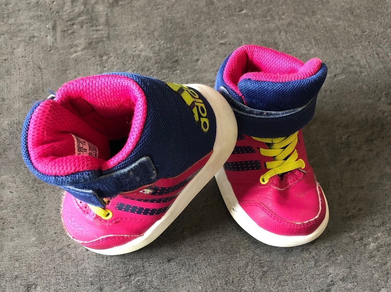 Adidas Scarpe per ragazzi: Basket adidas rosa Gr. 19 – Usato da Liddes venduto da Couik