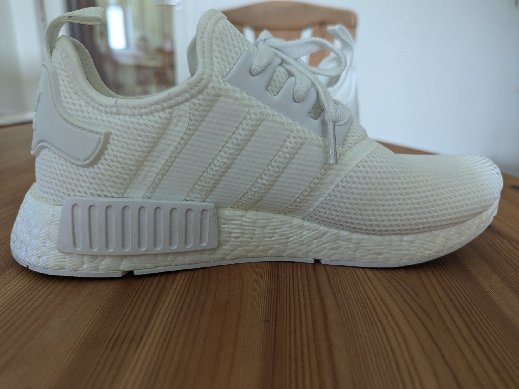 Adidas Herrenschuhe: Adidas NMD_R1 Grösse 42 – Neu und originalverpackt aus Pfäffikon ZH von Pfauwow 1