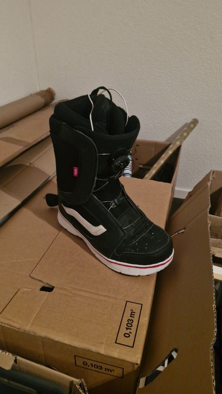 Vans Scarpe da uomo: Snowboard Boots Vans – Nuovo (secondo la descrizione) da Urtenen-Schönbühl venduto da fenteri 2
