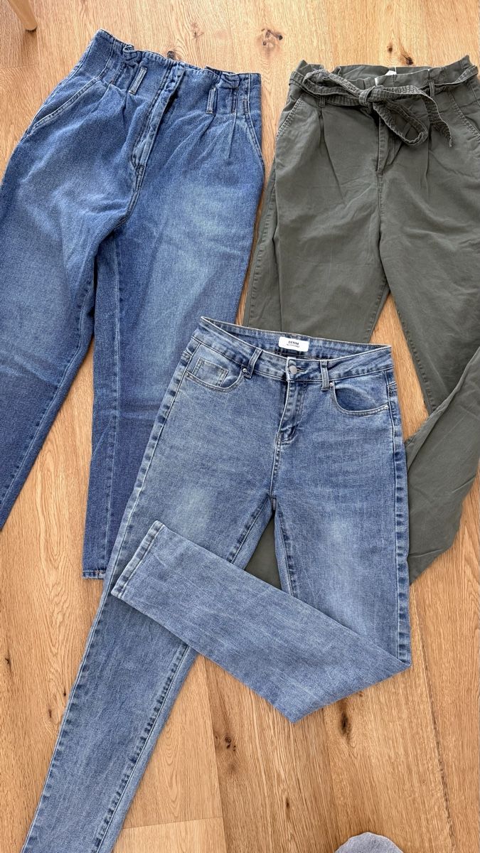 H&M Lotti & Set di vestiti: Jeans Bundle H&M size 38 – Usato da Boswil venduto da hey.itsme