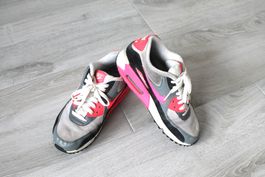NIKE Air taille 38.5
