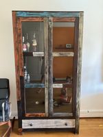 Vitrinenschrank