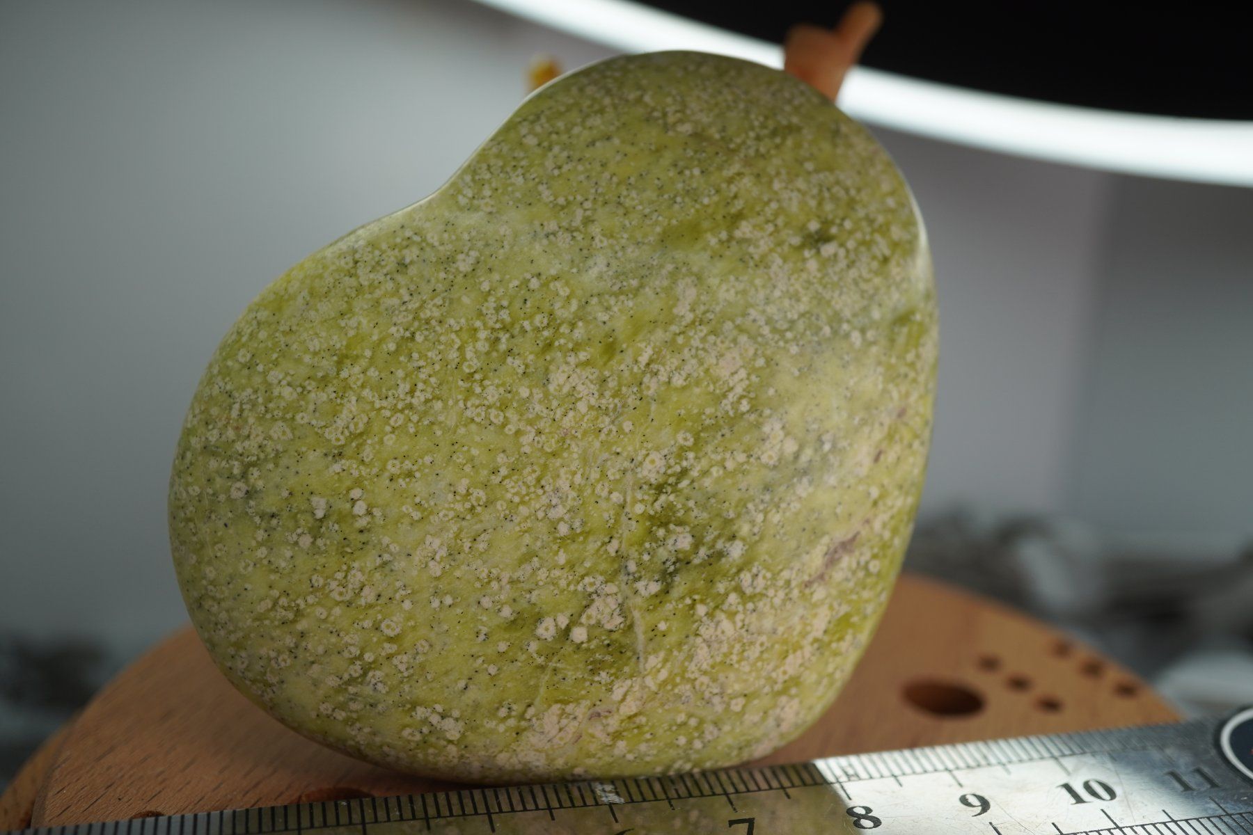 Mineralien & Heilsteine: Lizardit Jade     Herz      7cm   Räumung  np28.- – Neu und originalverpackt aus Eschenbach SG von topstone 5