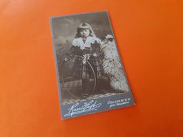 SCHWIIZER CHIND DAZUMAL - JEUNE FILLE - COLOMBIER NE