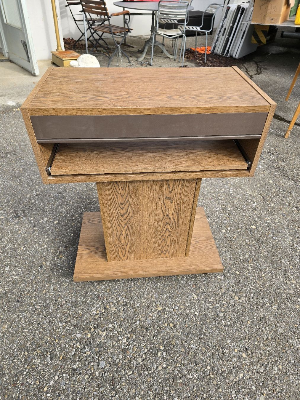 Vetrine: Vintage Design Möbel, Holz Tisch mit Glasvitrine, – Usato da Mettlen venduto da elios0888 2