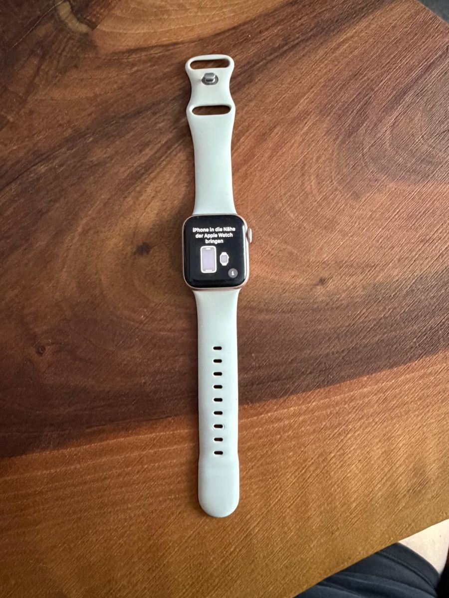 Apple Smartwatch: Apple Watch se 40mm – Gebraucht aus Einigen von yamaha113 2