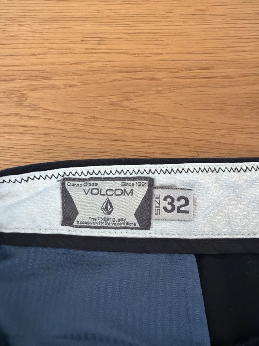 Volcom Pantalons: Volcom Shorts/Hosen – D'occasion à Altdorf UR par Monstera99 2