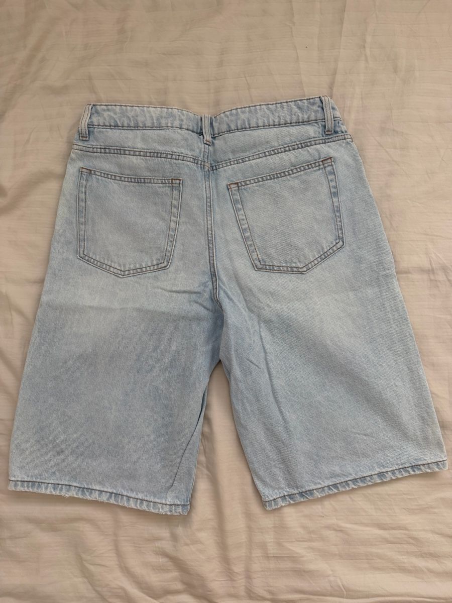 Jeans: Denim Shorts – Usato da Möhlin venduto da Diljan 1