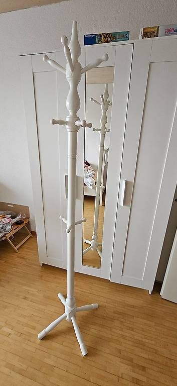 Garderobe: Klassischer Kleiderständer / Garderobe  Weiss – Gebraucht aus Enggistein von onu_7c28 2